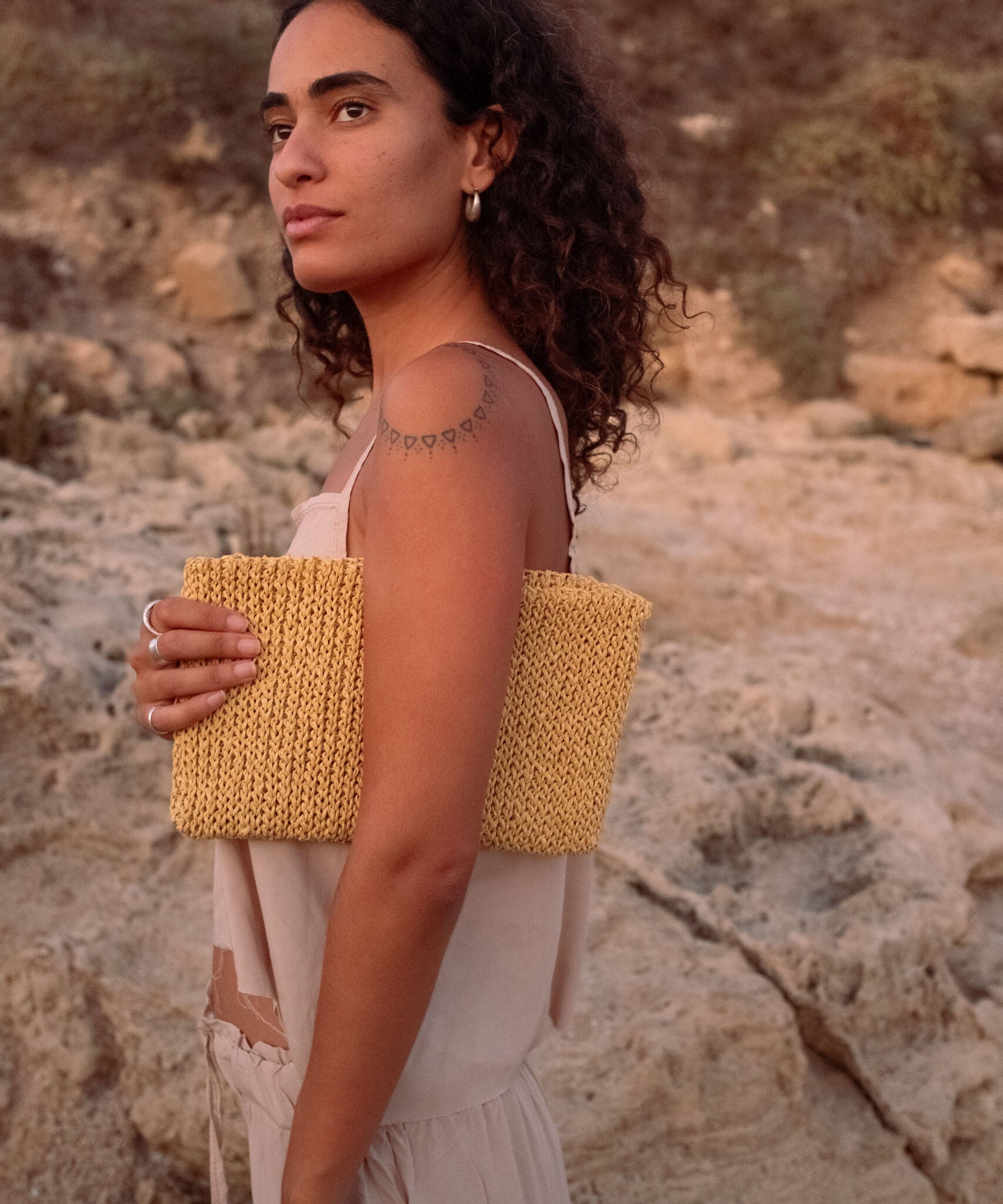 Raffia pouch