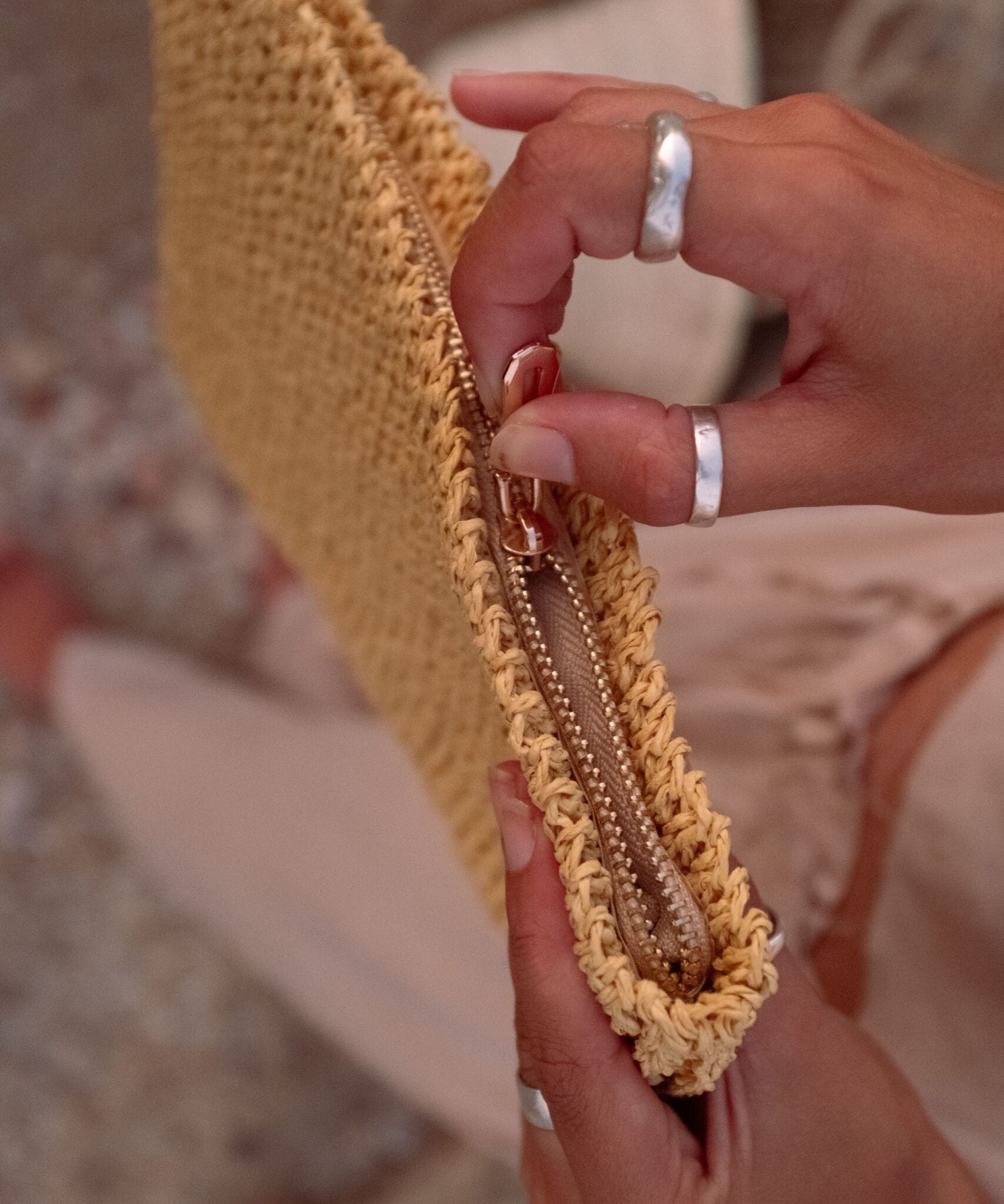 Raffia pouch
